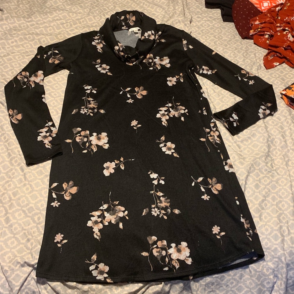 Scoop neck midi-dress